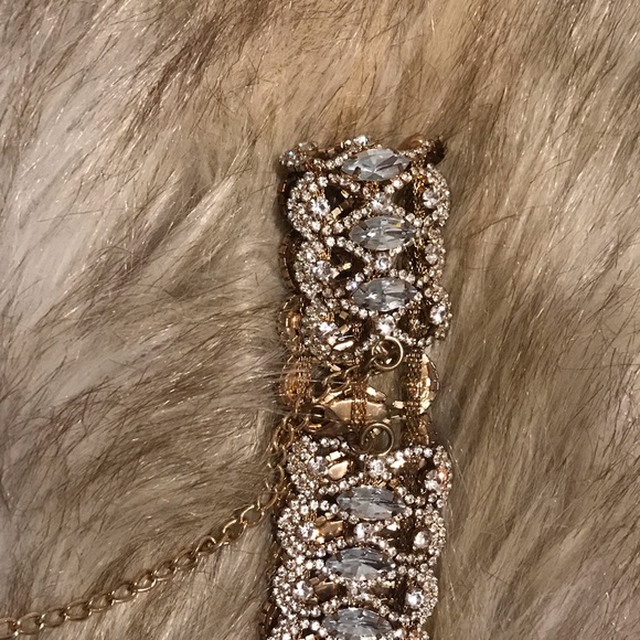 Chocker - Picture 2 of 4